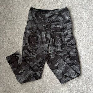 Strut This Black/gray camo leggings